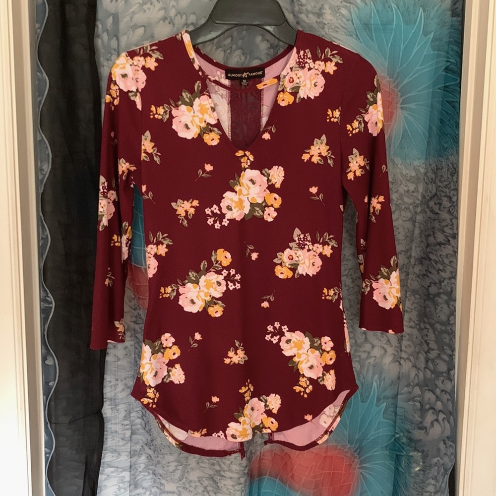 Floral Blouse 3/4 Open lace back w/ 3/4 sleeves